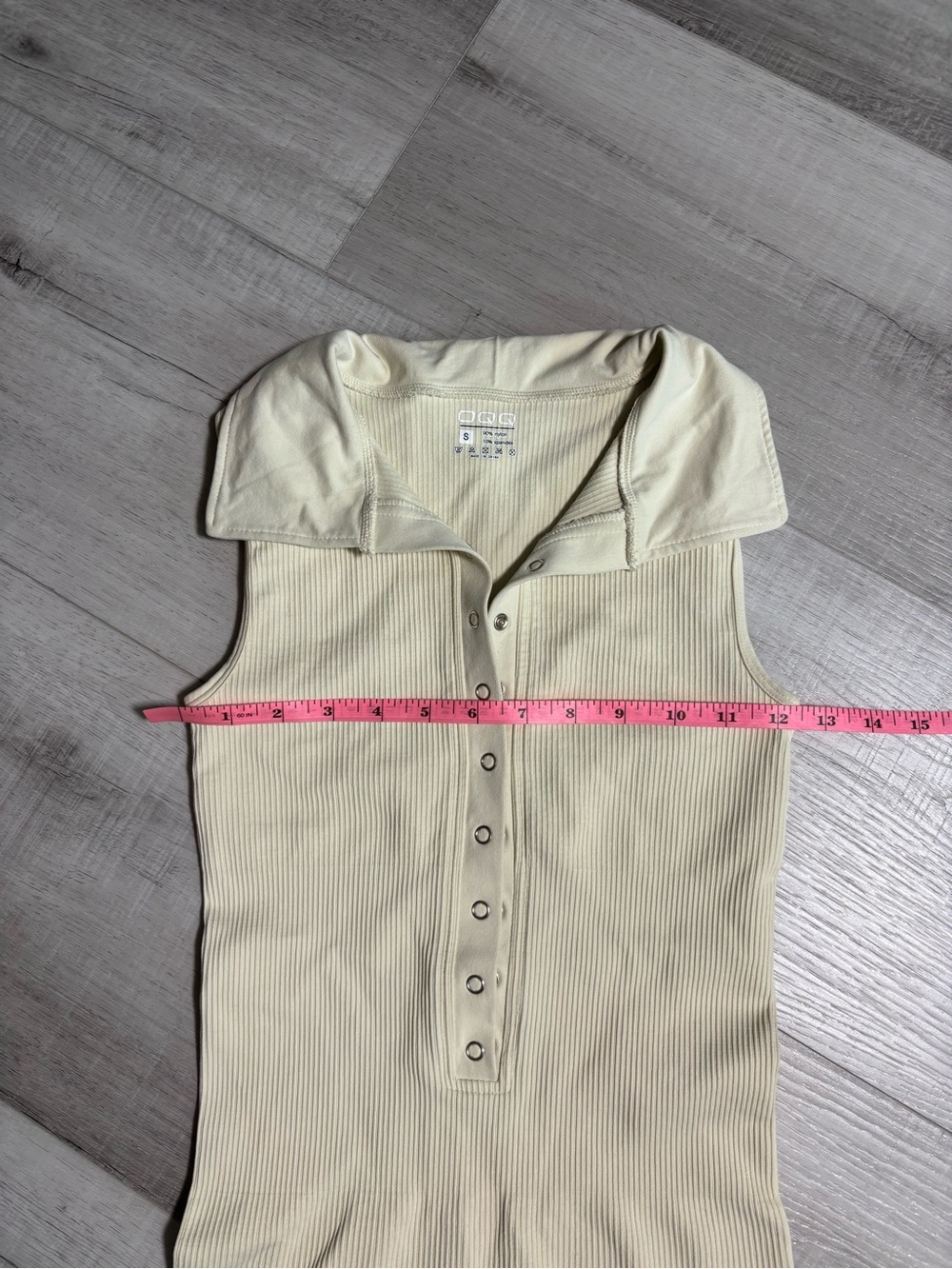 OQQ Ribbed Collared Bodysuit Snap Front Cream Small - Picture 5 of 9